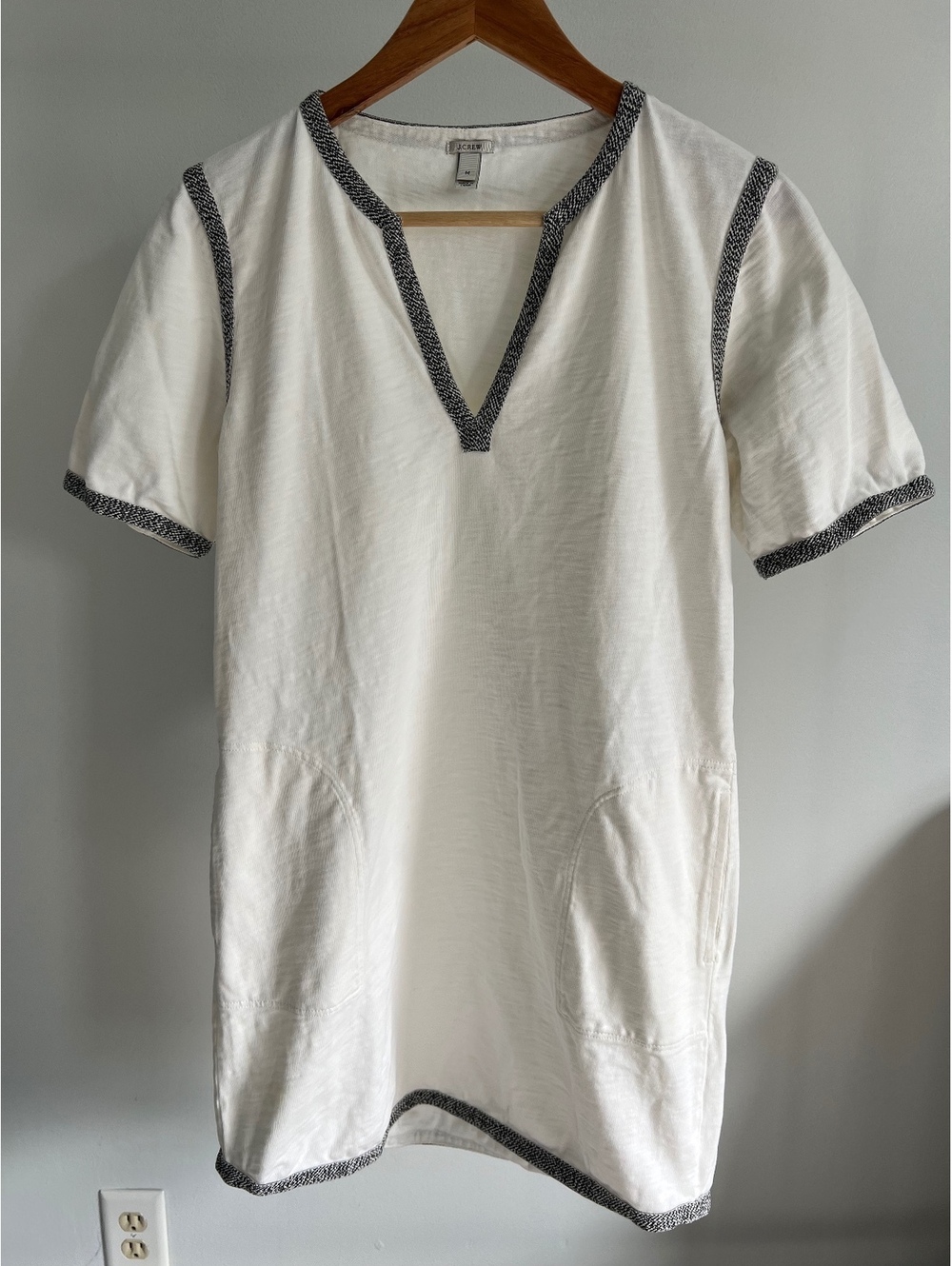 J.Crew Women’s M White Tunic Shift Dress Black Trim V Neck Pockets Short Sleeve